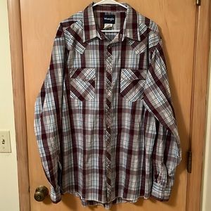 Wrangler Men’s Plaid Button Down Long Sleeve Western Pearl Snap Shirt